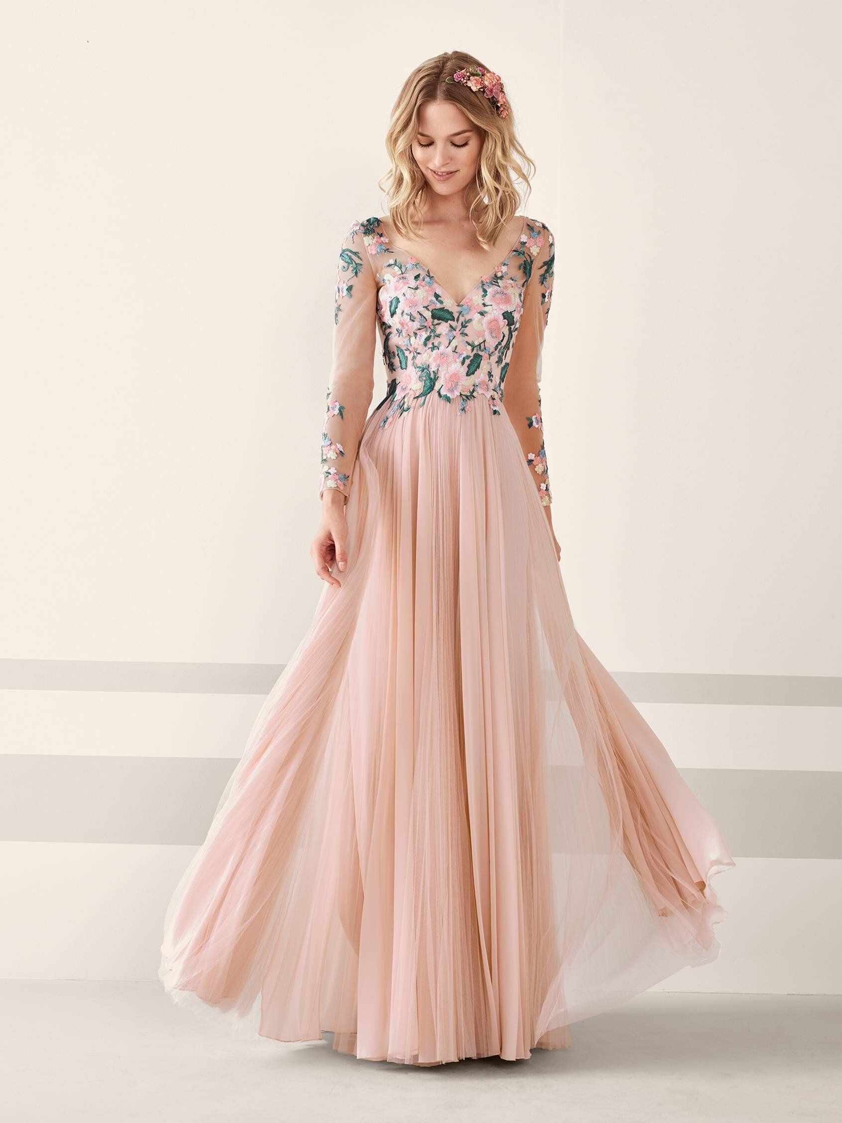 Abiti Cerimonia Pronovias 2019 eleganza e colore Panorama Sposi