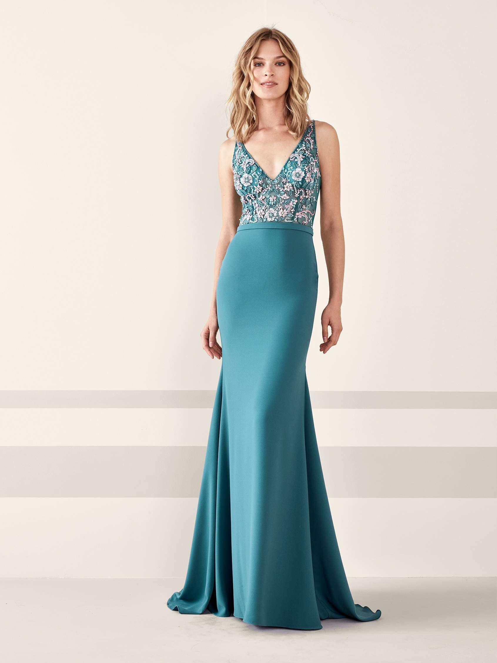 Abiti Cerimonia Pronovias 2019 eleganza e colore Panorama Sposi